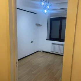 In Baku 88.0 m² commercial is for rent - Image 8