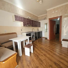 In Baku 135.0 m² apartment is for rent - Image 8