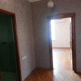In Baku 90.0 m² apartment is for rent - Image 2