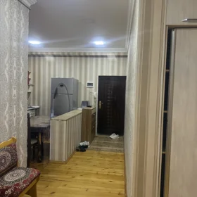 In Baku 100.0 m² apartment is for sale - Image 2
