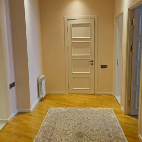 In Baku 110.0 m² apartment is for rent - Image 5