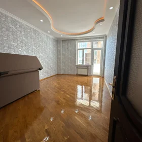 In Baku 150.0 m² apartment is for sale - Image 2