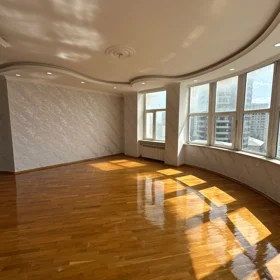 In Baku 150.0 m² apartment is for sale - Image 3