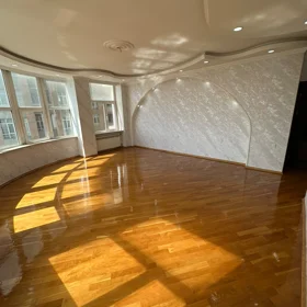 In Baku 150.0 m² apartment is for sale - Image 4