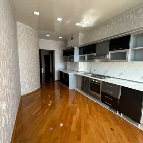 In Baku 150.0 m² apartment is for sale - Image 5