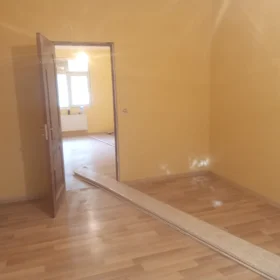 In Baku 100.0 m² apartment is for sale - Image 4
