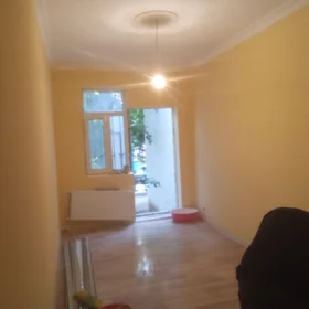 In Baku 100.0 m² apartment is for sale - Image 8