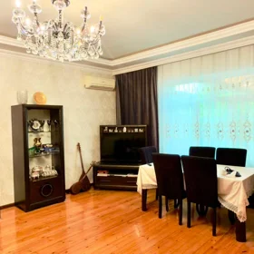 In Baku 100.0 m² house with 4.0 rooms is for sale - Image 3