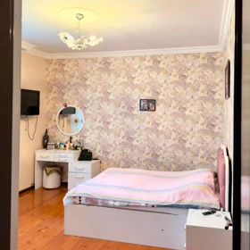 In Baku 100.0 m² house with 4.0 rooms is for sale - Image 6