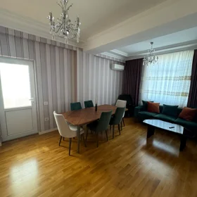 In Baku 98.0 m² apartment is for rent
