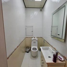 In Baku 190.0 m² apartment is for rent - Image 2