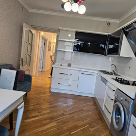 In Baku 190.0 m² apartment is for rent - Image 3