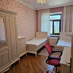 In Baku 190.0 m² apartment is for rent - Image 5