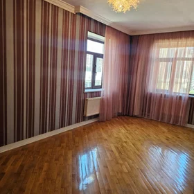 In Baku 190.0 m² apartment is for rent - Image 7