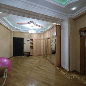 In Baku 146.0 m² apartment is for rent - Image 2