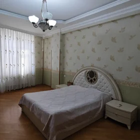 In Baku 146.0 m² apartment is for rent - Image 5