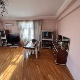 In Baku 130.0 m² apartment is for rent - Image 3