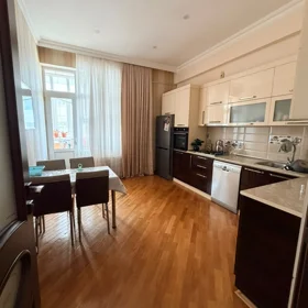 In Baku 150.0 m² apartment is for sale - Image 6
