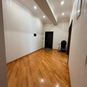 In Baku 150.0 m² apartment is for sale - Image 7