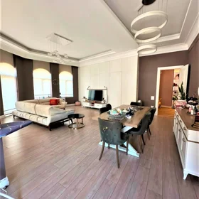 In Baku 235.0 m² apartment is for rent - Image 4