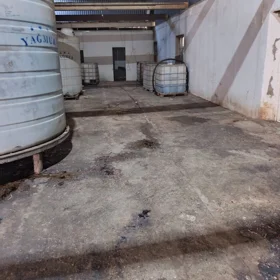 In Binəqədi rayonu 300.0 m² commercial is for rent - Image 9