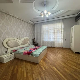 In Baku 120.0 m² apartment is for sale - Image 2