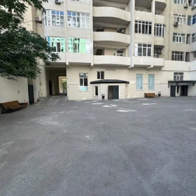 In Baku 120.0 m² apartment is for sale - Image 3