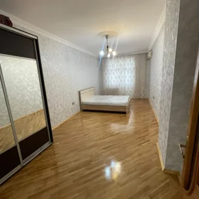 In Baku 125.0 m² apartment is for rent - Image 4