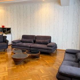 In Baku 150.0 m² apartment is for rent - Image 3
