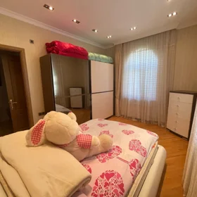 In Khirdalan 250.0 m² house with 5.0 rooms is for rent - Image 8