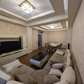 In Baku 190.0 m² apartment is for rent - Image 3