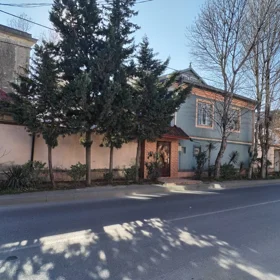 In Baku 300.0 m² house with 5.0 rooms is for sale - Image 4