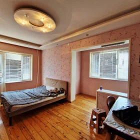 In Baku 80.0 m² apartment is for rent - Image 5