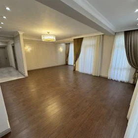 In Baku 151.0 m² apartment is for sale - Image 3