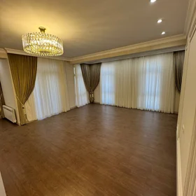 In Baku 151.0 m² apartment is for sale - Image 4