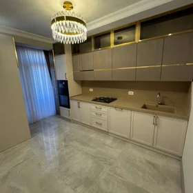 In Baku 151.0 m² apartment is for sale - Image 9