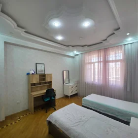 In Baku 167.0 m² apartment is for sale - Image 10