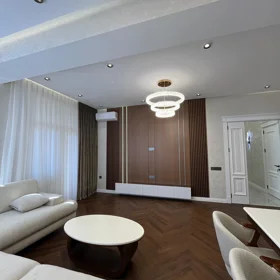 In Baku 140.0 m² apartment is for sale - Image 3