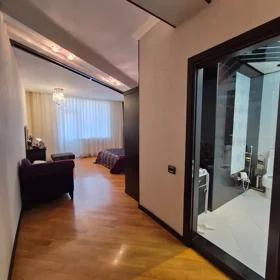 In Baku 280.0 m² apartment is for sale - Image 2