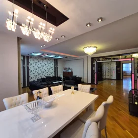 In Baku 280.0 m² apartment is for sale - Image 5