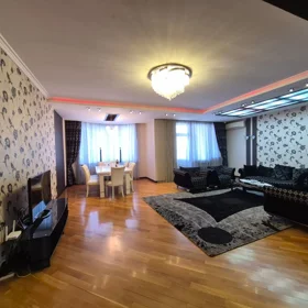 In Baku 280.0 m² apartment is for sale - Image 6