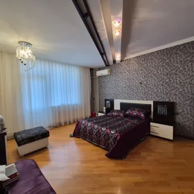 In Baku 280.0 m² apartment is for sale - Image 10