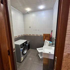 In Baku 130.0 m² apartment is for rent - Image 2