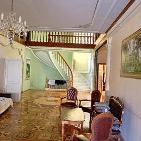 In Baku 700.0 m² house with 12.0 rooms is for sale - Image 7