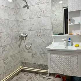 In Baku 68.0 m² apartment is for sale - Image 2
