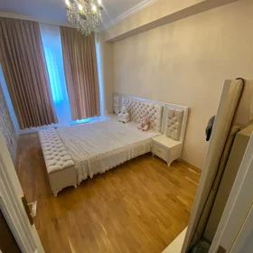 In Baku 140.0 m² apartment is for rent - Image 6