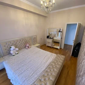 In Baku 140.0 m² apartment is for rent - Image 7