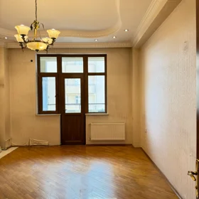 In Baku 165.0 m² apartment is for sale - Image 8