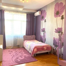 In Baku 160.0 m² apartment is for rent - Image 8