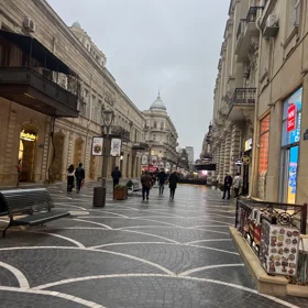 Baku-da 129.0 m2 ofis kirayə verilir